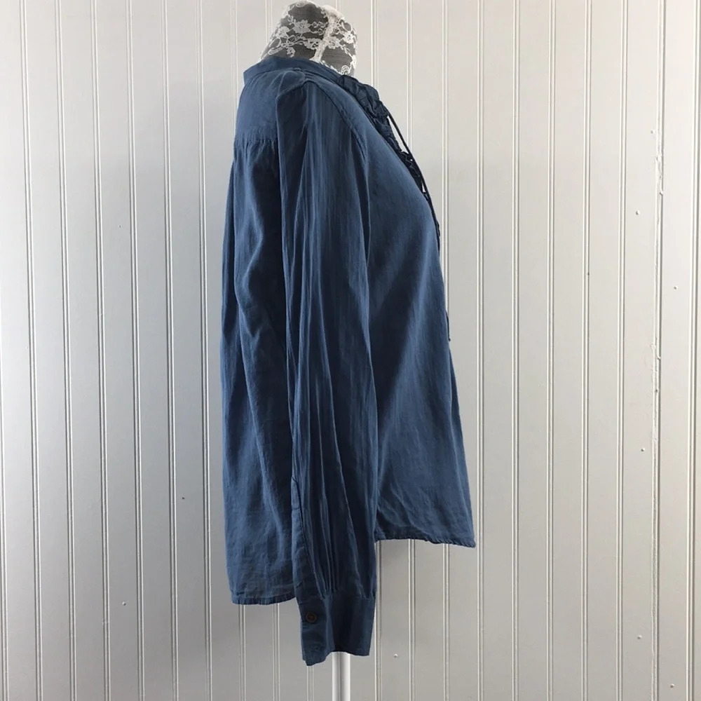 Lauren Jeans Co Blue Ruffle‎ Button Front Shirt - Picture 2 of 9
